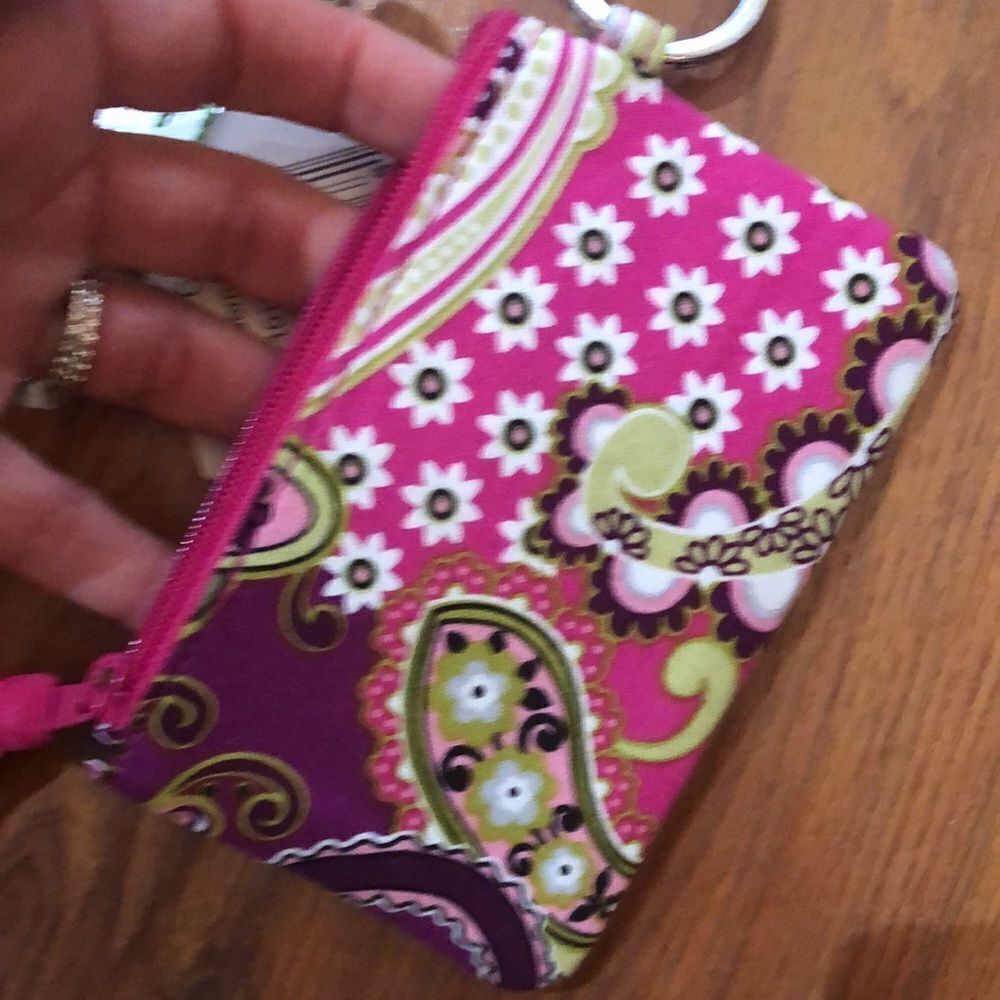 NWT Vera Bradley very berry zip ID case keychain. - Picture 7 of 7
